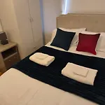 Spacious 3-bedroom House With Parking & Garden Hébergement de vacances Bristol