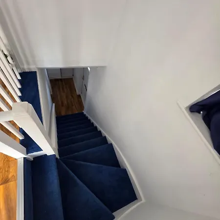 Spacious 3 Bedroom House Free Private Parking Garden Fast Wifi Entire Sleeps 7 Bristol