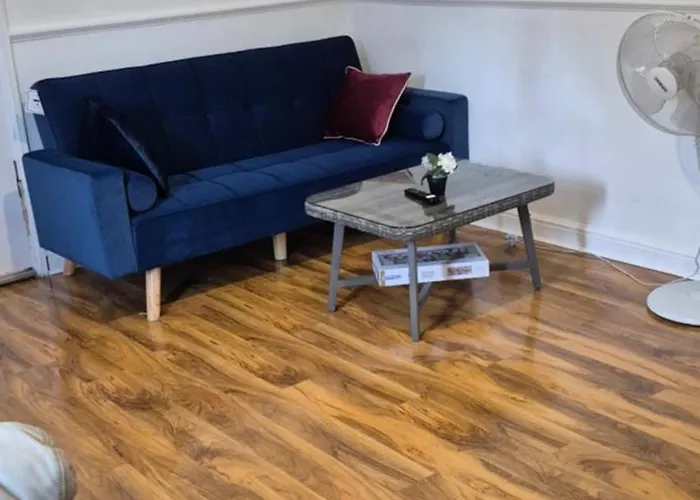 Spacious 3-bedroom House With Parking & Garden * Bristol