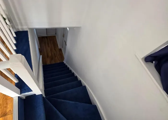 Spacious 3-bedroom House With Parking & Garden Bristol