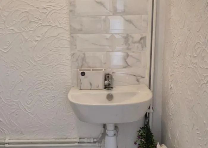 Spacious 3-bedroom House With Parking & Garden Prázdninový dům Bristol